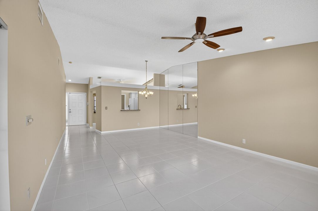 For Sale: $314,900 (2 beds, 2 baths, 1310 Square Feet)