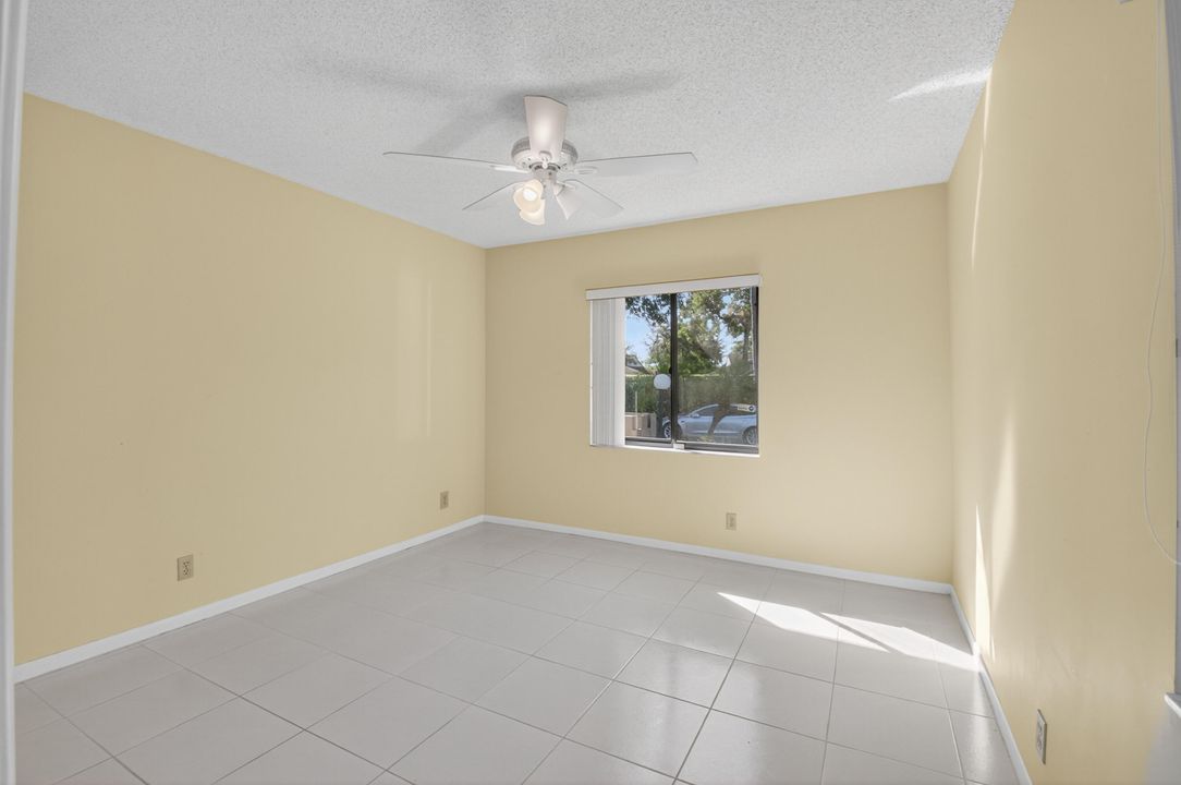 For Sale: $314,900 (2 beds, 2 baths, 1310 Square Feet)