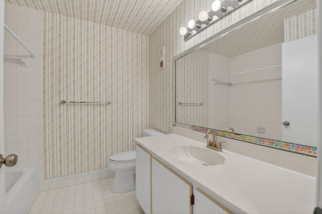 For Sale: $314,900 (2 beds, 2 baths, 1310 Square Feet)