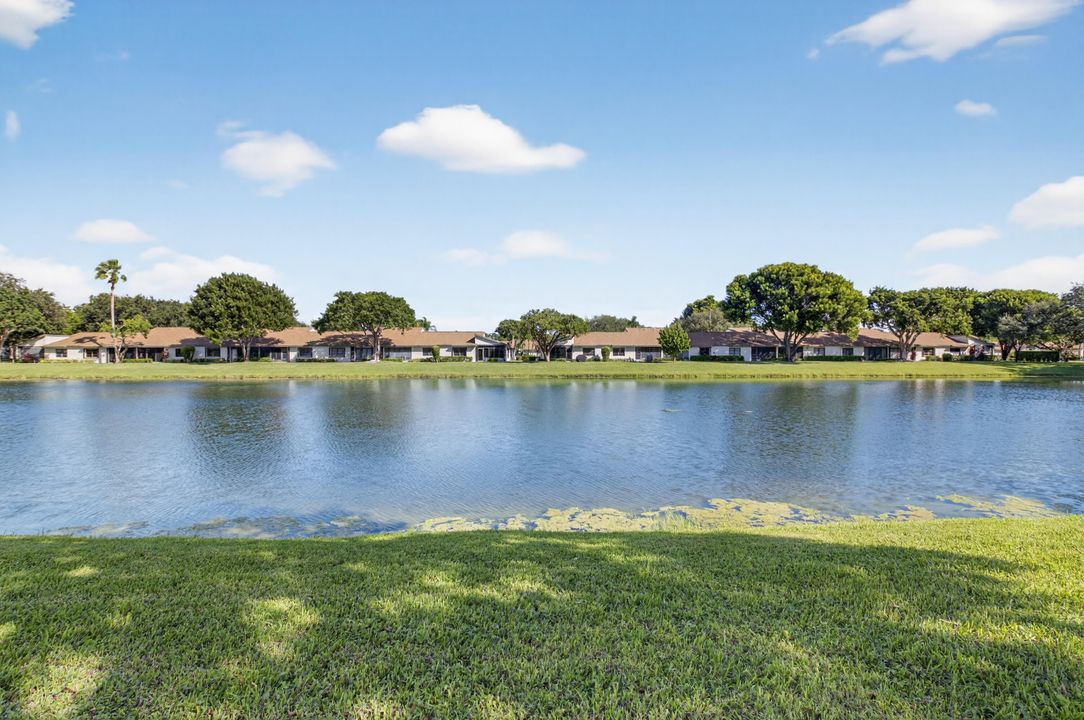 For Sale: $314,900 (2 beds, 2 baths, 1310 Square Feet)