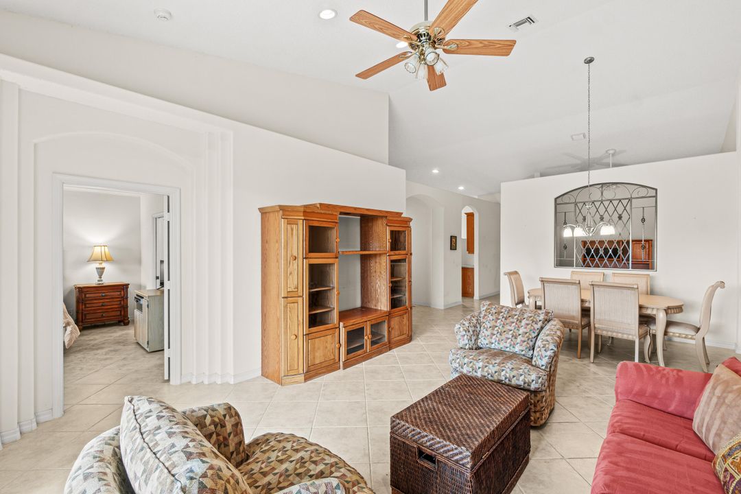 Active With Contract: $357,500 (2 beds, 2 baths, 1649 Square Feet)