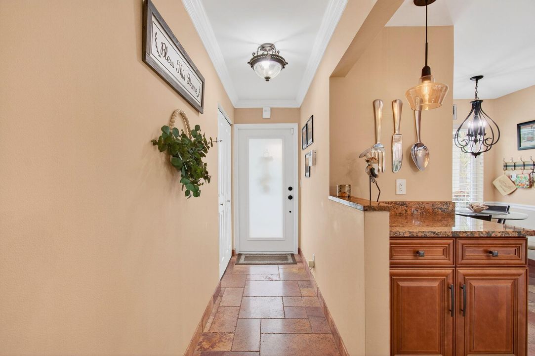 For Rent: $2,900 (2 beds, 2 baths, 1073 Square Feet)