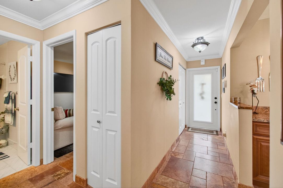 For Rent: $2,900 (2 beds, 2 baths, 1073 Square Feet)