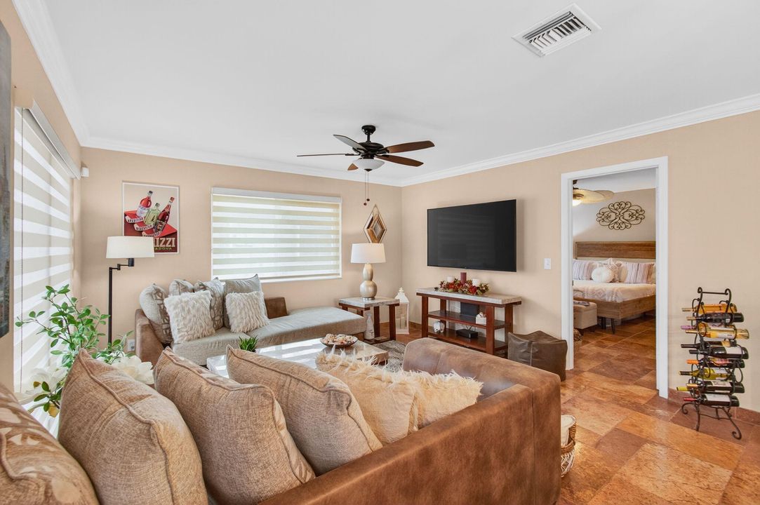 For Rent: $2,900 (2 beds, 2 baths, 1073 Square Feet)