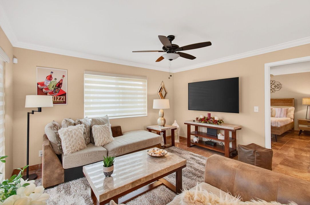 For Rent: $2,900 (2 beds, 2 baths, 1073 Square Feet)