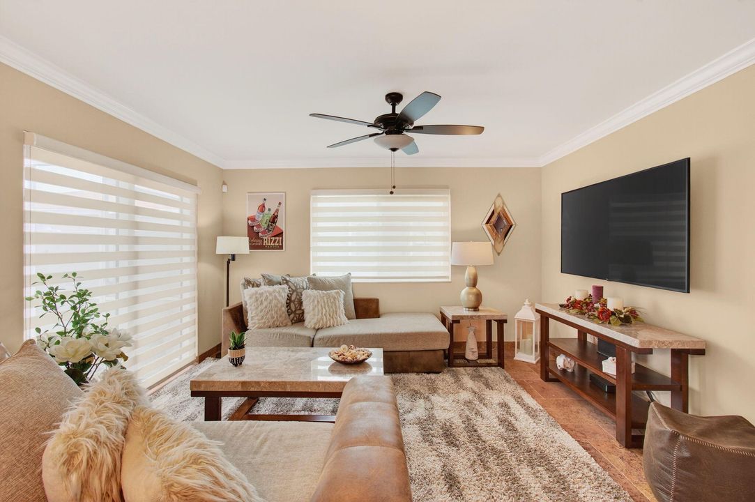 For Rent: $2,900 (2 beds, 2 baths, 1073 Square Feet)