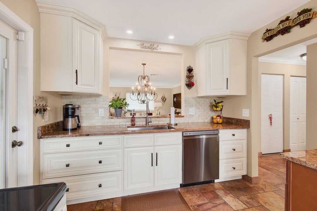 For Rent: $2,900 (2 beds, 2 baths, 1073 Square Feet)