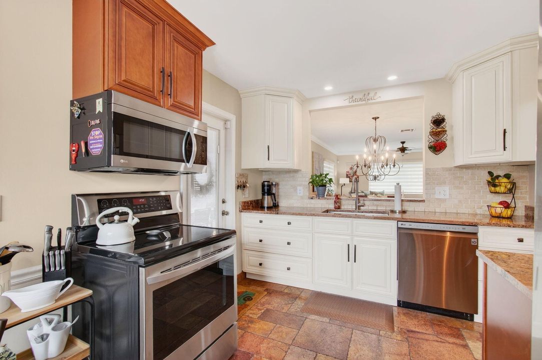 For Rent: $2,900 (2 beds, 2 baths, 1073 Square Feet)