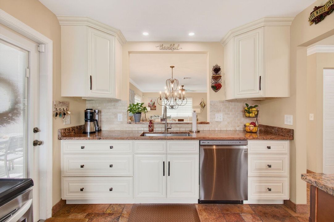 For Rent: $2,900 (2 beds, 2 baths, 1073 Square Feet)