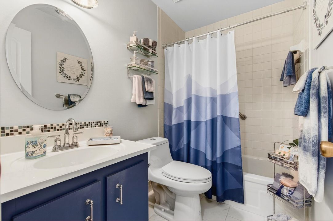 For Rent: $2,900 (2 beds, 2 baths, 1073 Square Feet)