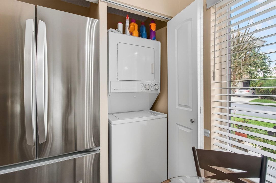 For Rent: $2,900 (2 beds, 2 baths, 1073 Square Feet)