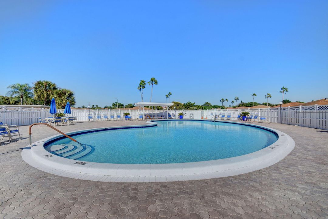 For Rent: $2,900 (2 beds, 2 baths, 1073 Square Feet)