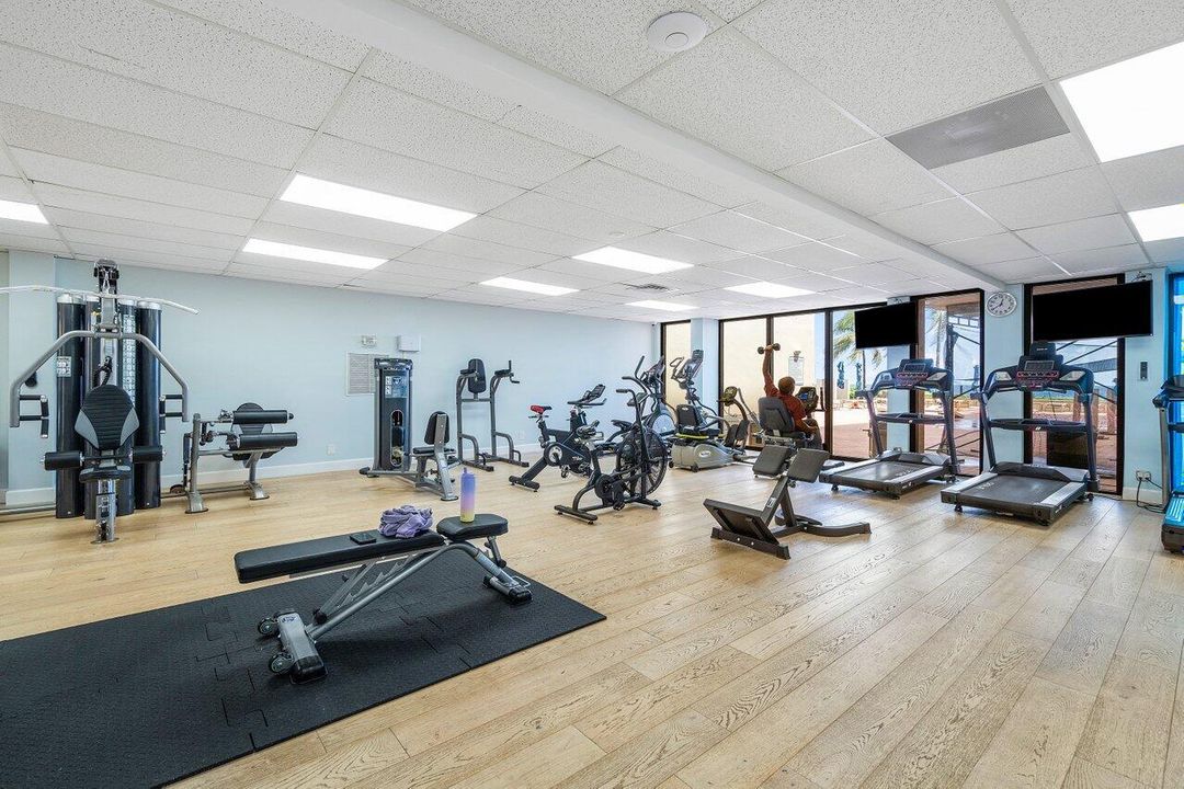 For Rent: $5,000 (2 beds, 2 baths, 1200 Square Feet)