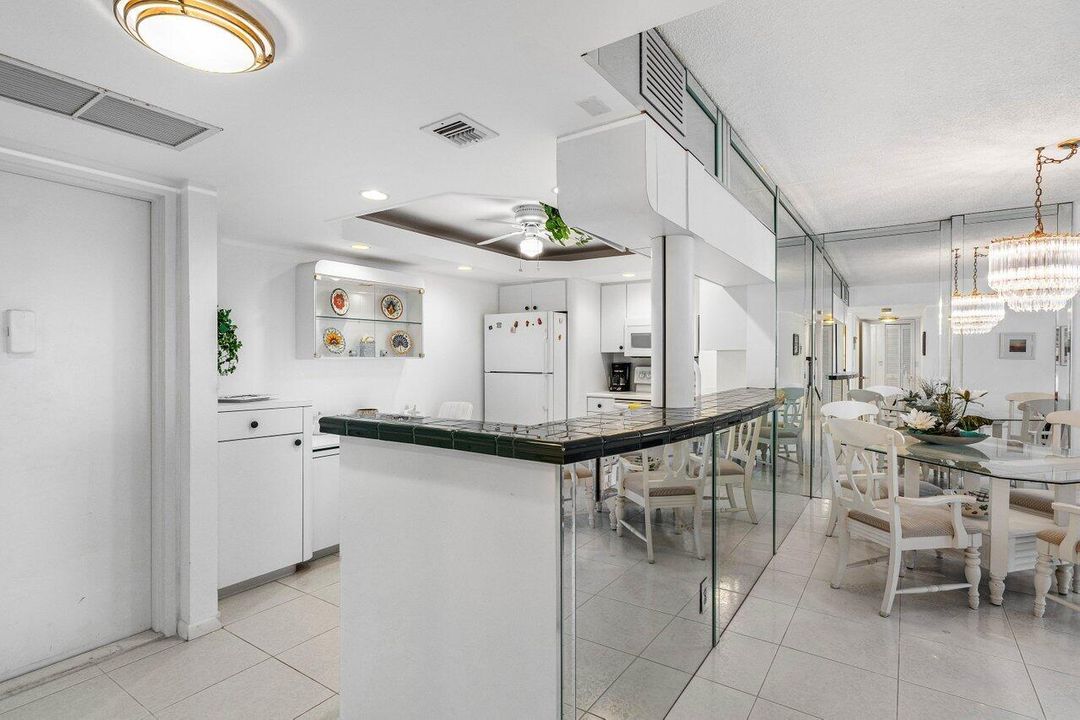 For Rent: $5,000 (2 beds, 2 baths, 1200 Square Feet)