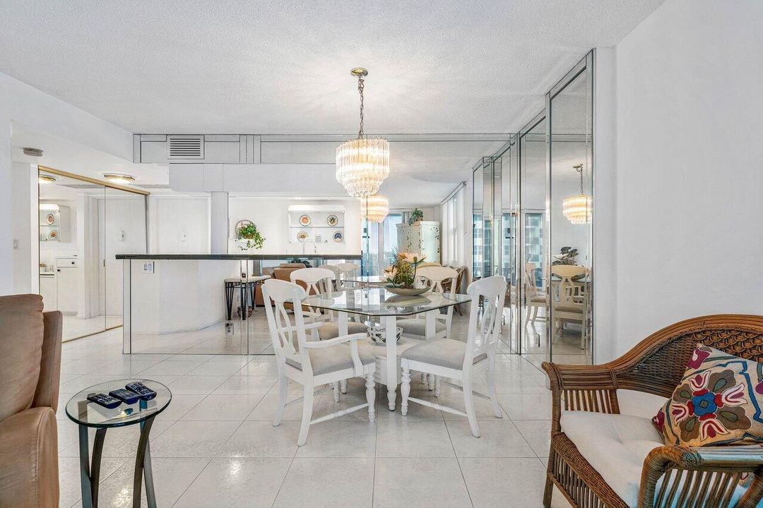 For Rent: $5,000 (2 beds, 2 baths, 1200 Square Feet)