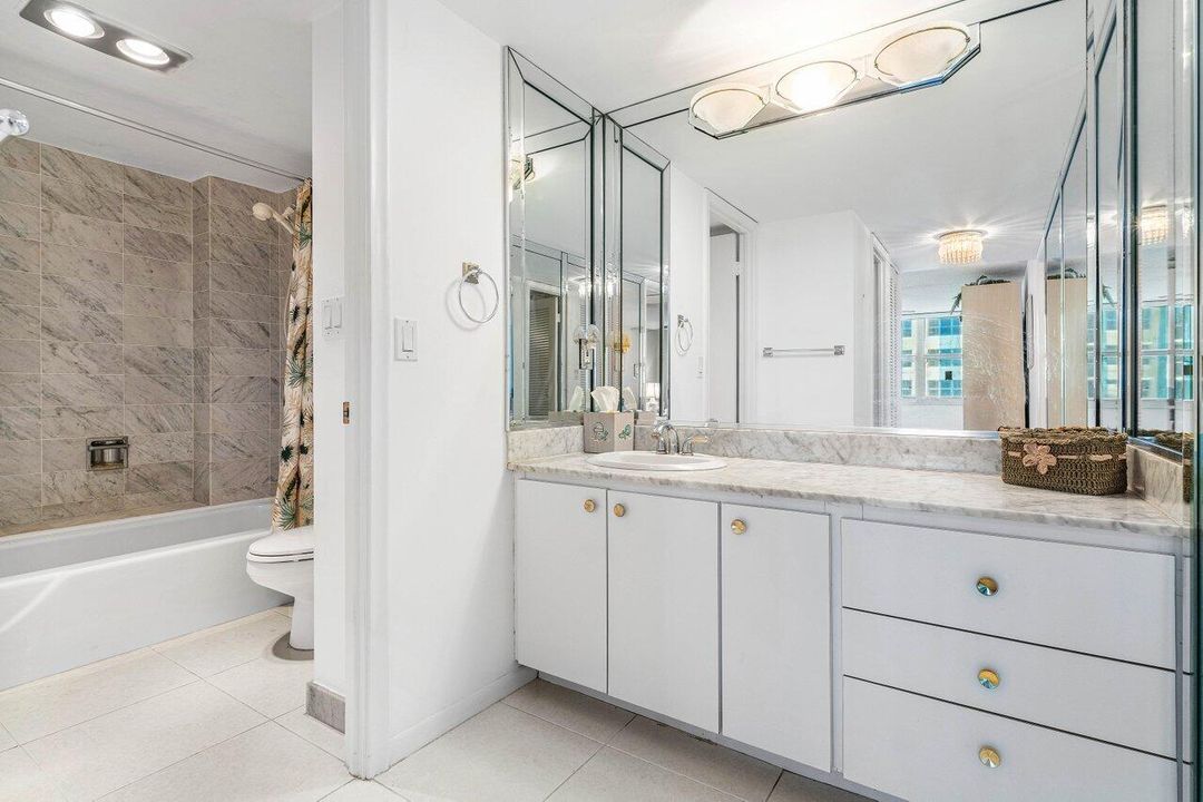 For Rent: $5,000 (2 beds, 2 baths, 1200 Square Feet)