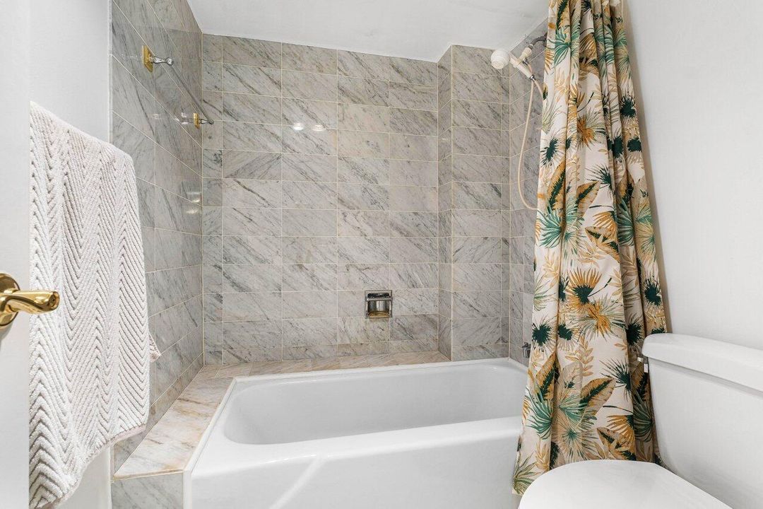 For Rent: $5,000 (2 beds, 2 baths, 1200 Square Feet)