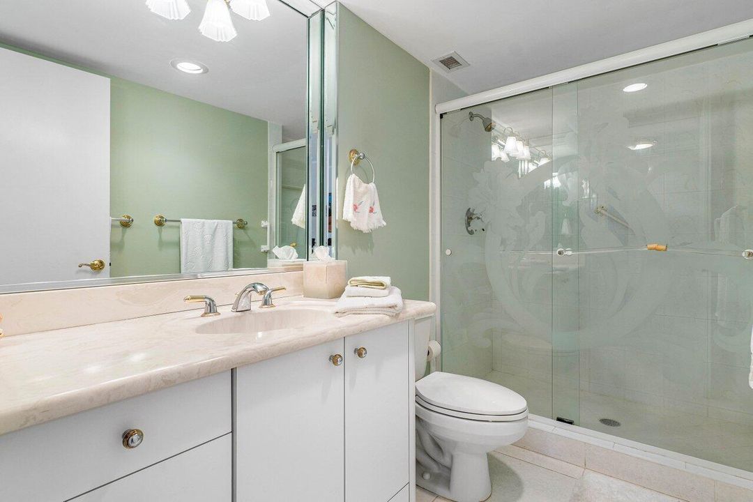 For Rent: $5,000 (2 beds, 2 baths, 1200 Square Feet)