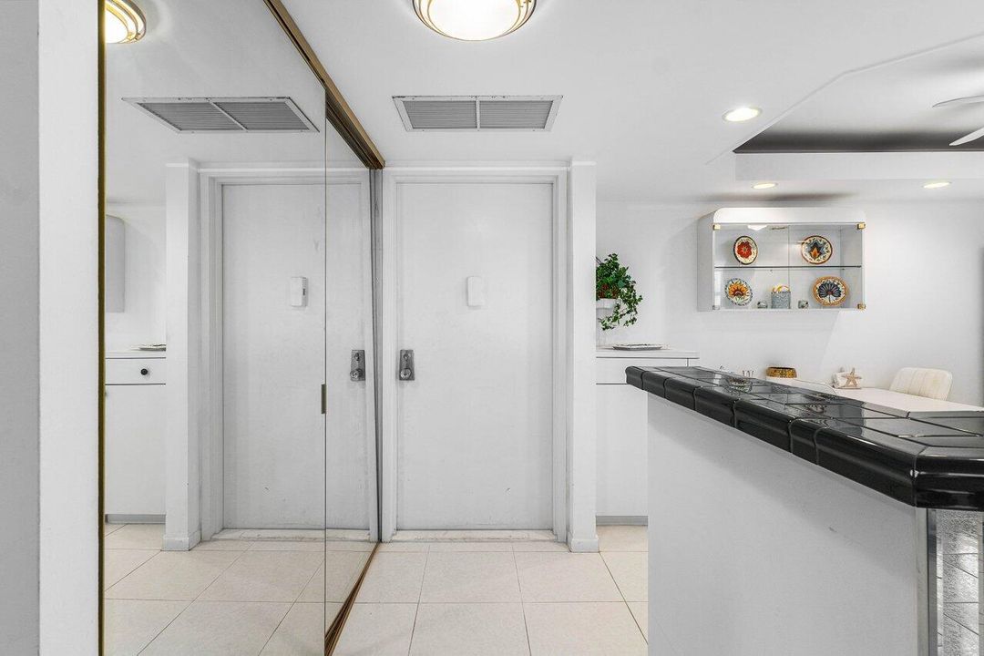 For Rent: $5,000 (2 beds, 2 baths, 1200 Square Feet)