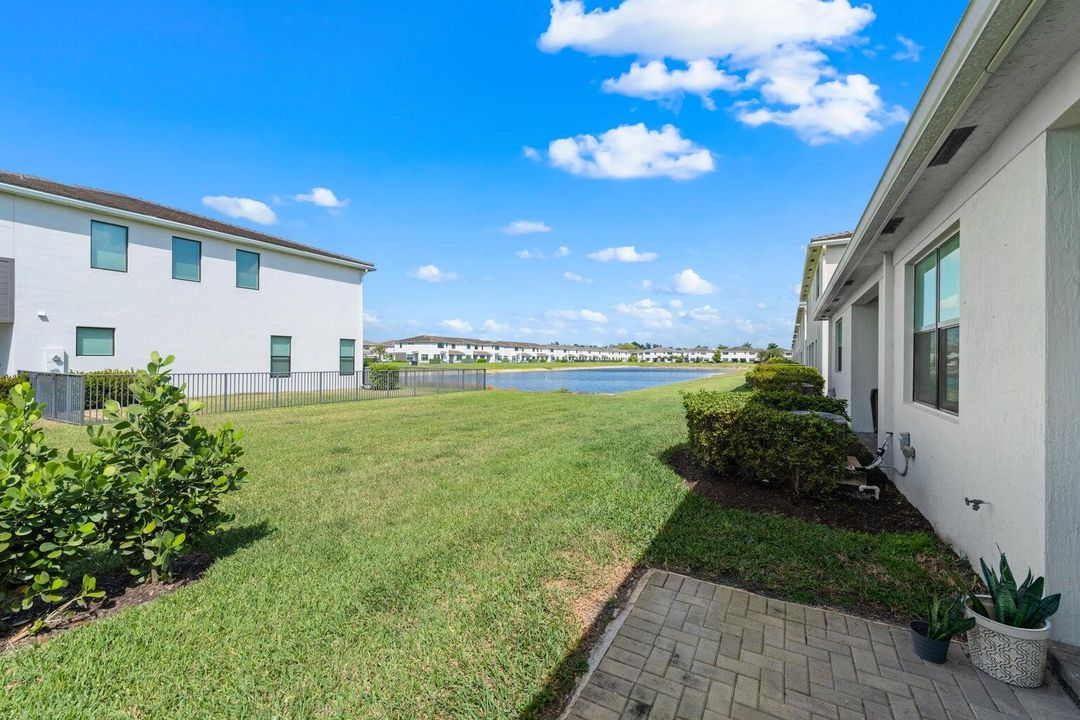 For Sale: $570,000 (3 beds, 2 baths, 1927 Square Feet)