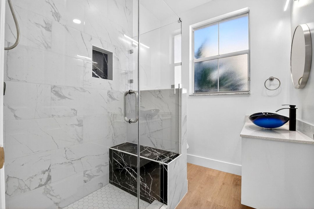 Под контрактом: $485,000 (4 спален, 3 ванн, 1880 Квадратных фут)