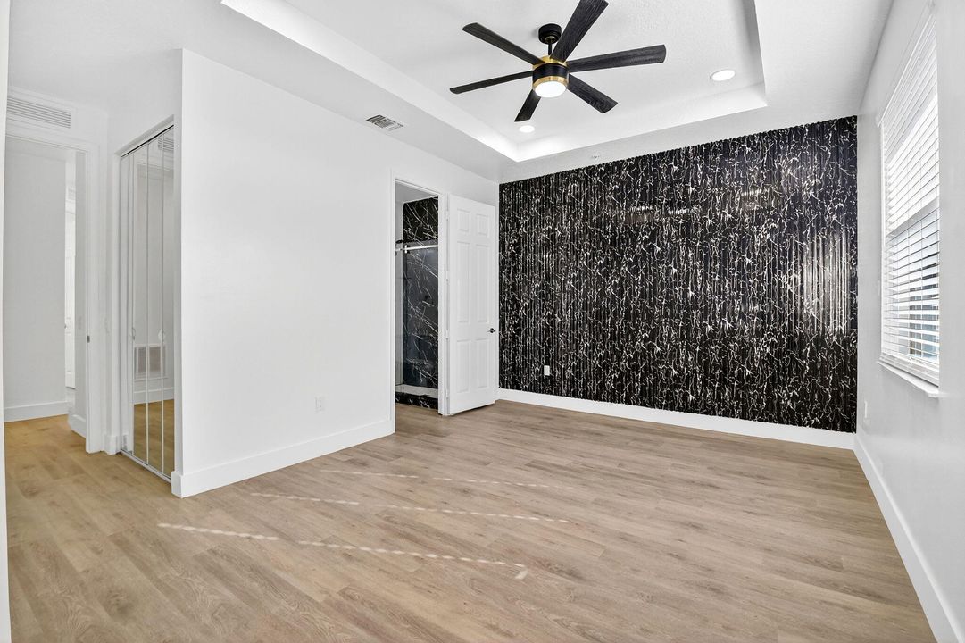 Под контрактом: $485,000 (4 спален, 3 ванн, 1880 Квадратных фут)