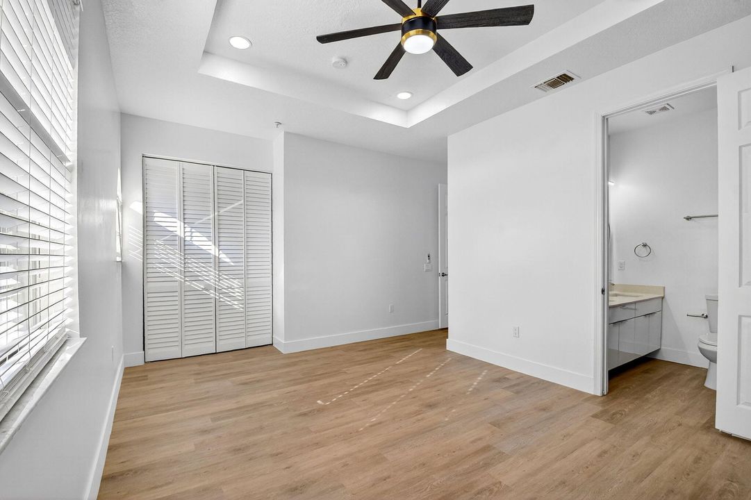 Под контрактом: $485,000 (4 спален, 3 ванн, 1880 Квадратных фут)