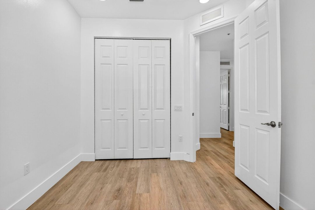 Под контрактом: $485,000 (4 спален, 3 ванн, 1880 Квадратных фут)