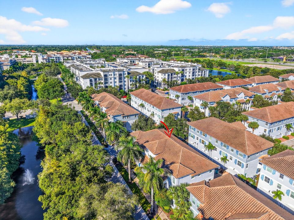 Под контрактом: $485,000 (4 спален, 3 ванн, 1880 Квадратных фут)