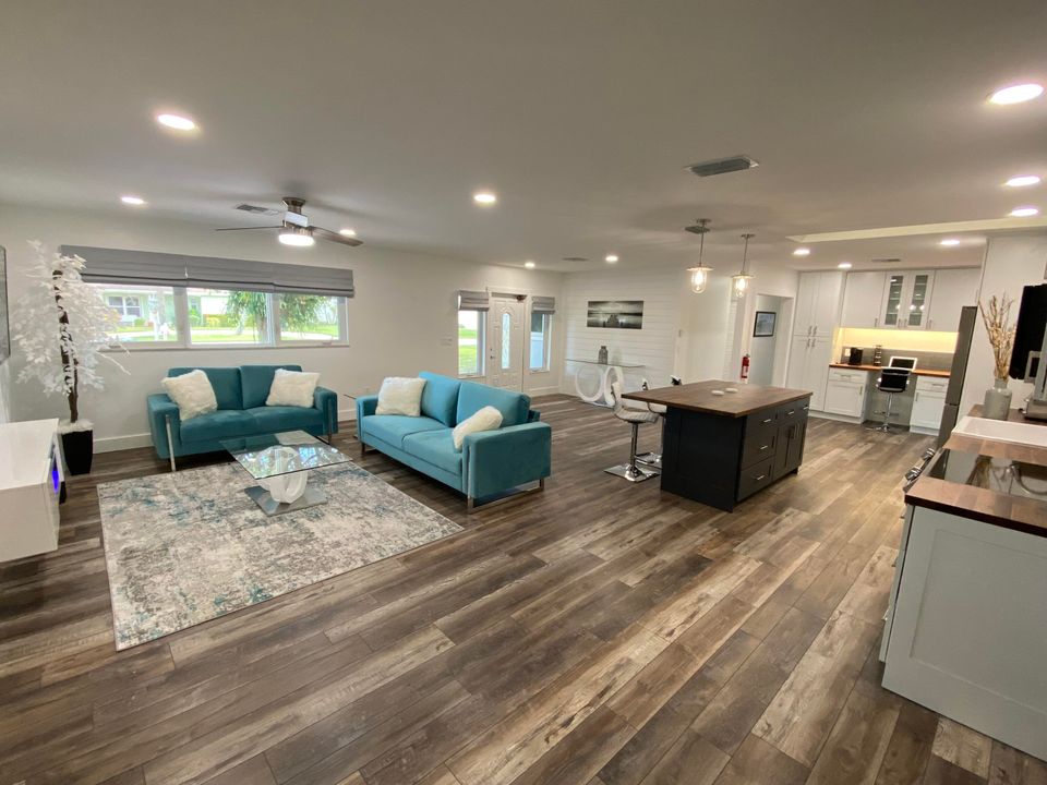 待售: $919,950 (3 贝兹, 2 浴室, 2007 平方英尺)