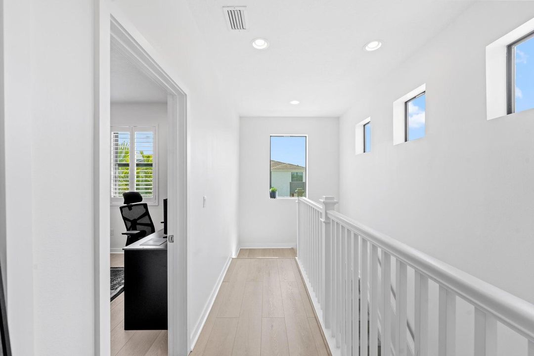 For Sale: $570,000 (3 beds, 2 baths, 1927 Square Feet)