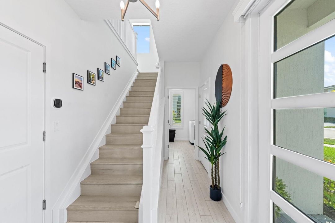 For Sale: $570,000 (3 beds, 2 baths, 1927 Square Feet)