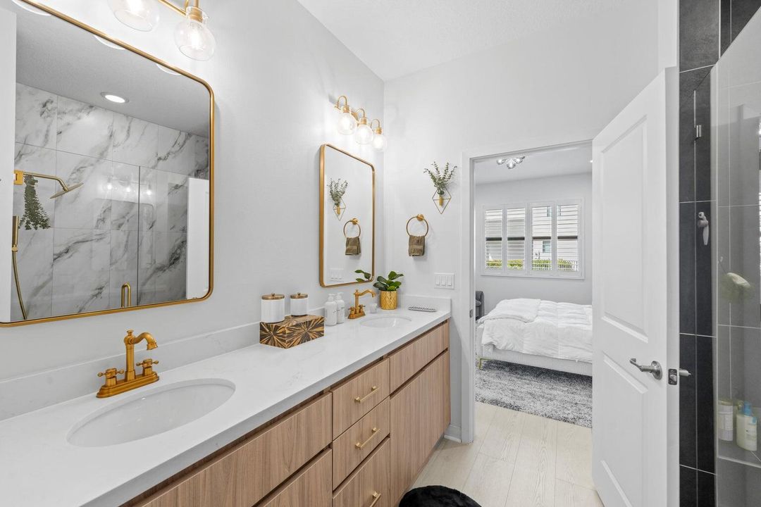 For Sale: $570,000 (3 beds, 2 baths, 1927 Square Feet)