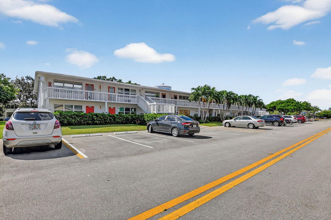 待售: $90,200 (1 贝兹, 1 浴室, 700 平方英尺)