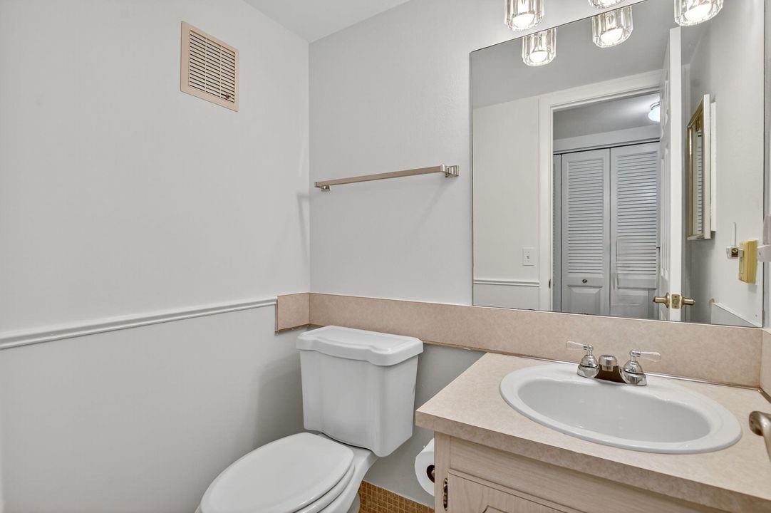 待售: $90,200 (1 贝兹, 1 浴室, 700 平方英尺)