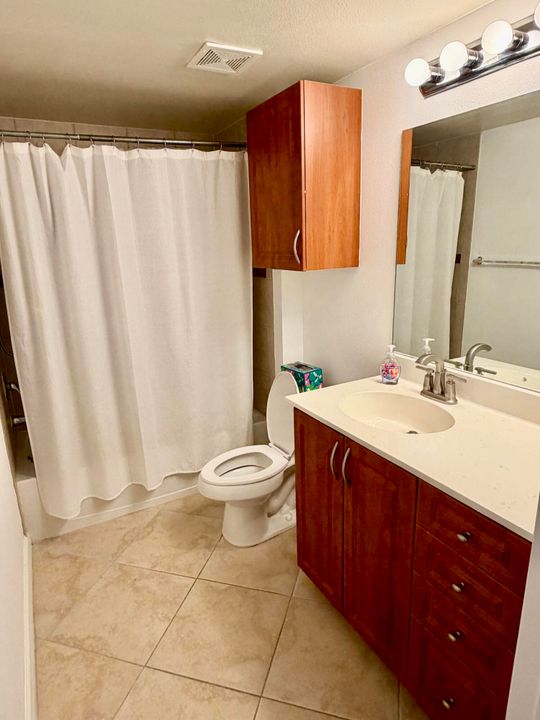 合同活跃: $2,250 (2 贝兹, 2 浴室, 1071 平方英尺)