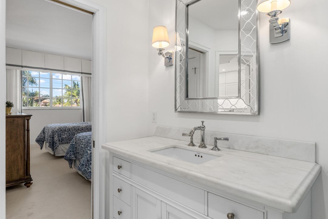 待售: $3,495,000 (2 贝兹, 2 浴室, 1428 平方英尺)