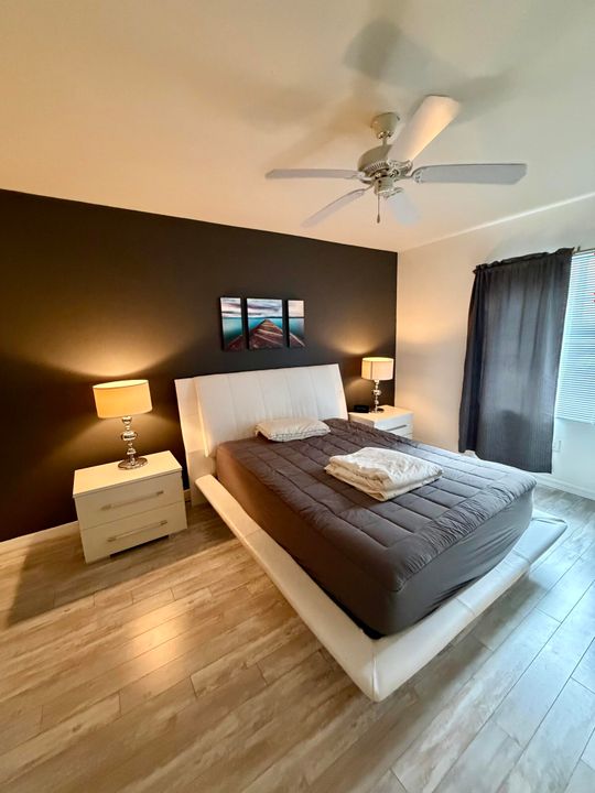 合同活跃: $2,250 (2 贝兹, 2 浴室, 1071 平方英尺)