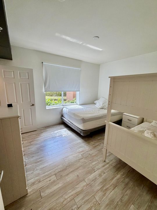 合同活跃: $2,250 (2 贝兹, 2 浴室, 1071 平方英尺)