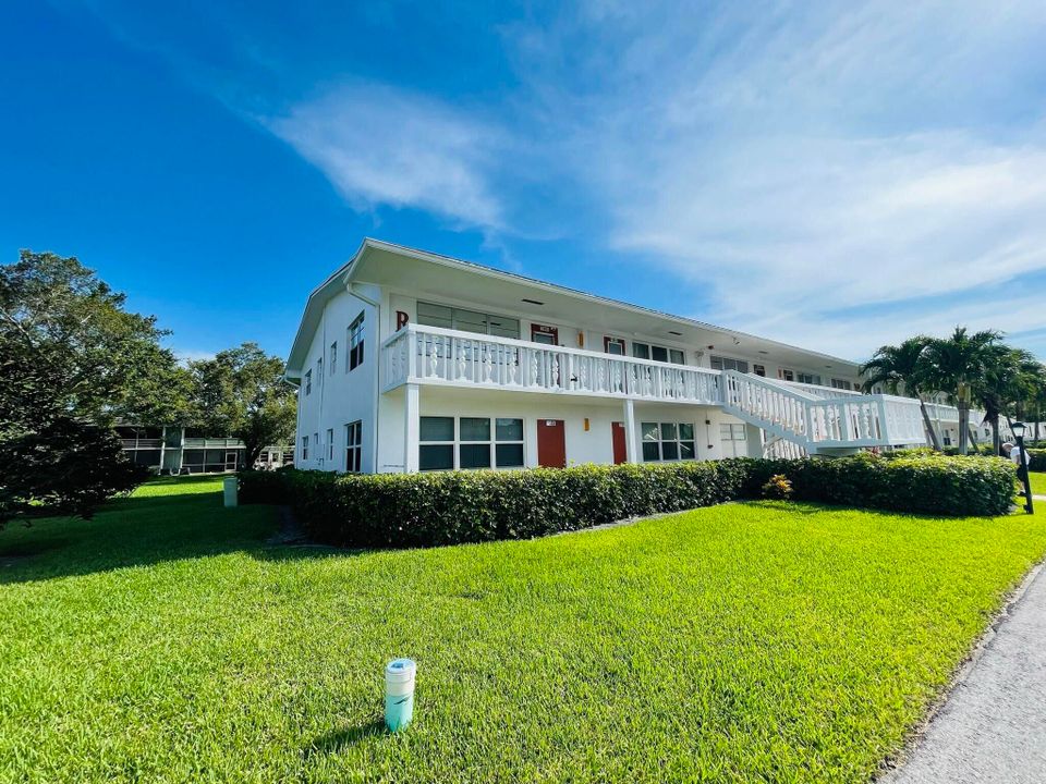 待售: $90,200 (1 贝兹, 1 浴室, 700 平方英尺)