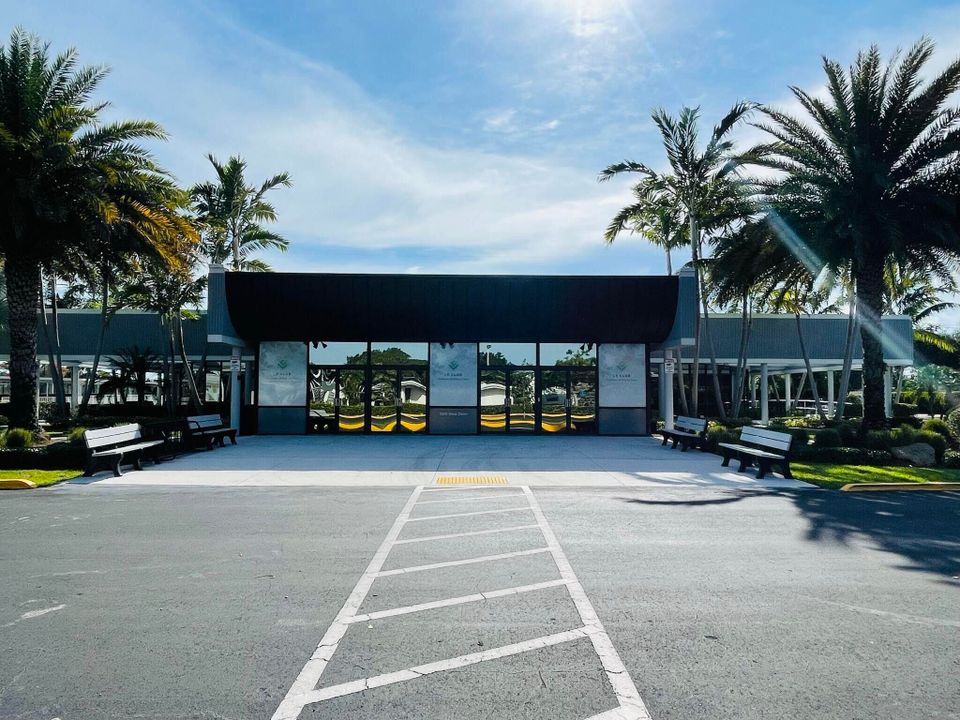 待售: $90,200 (1 贝兹, 1 浴室, 700 平方英尺)