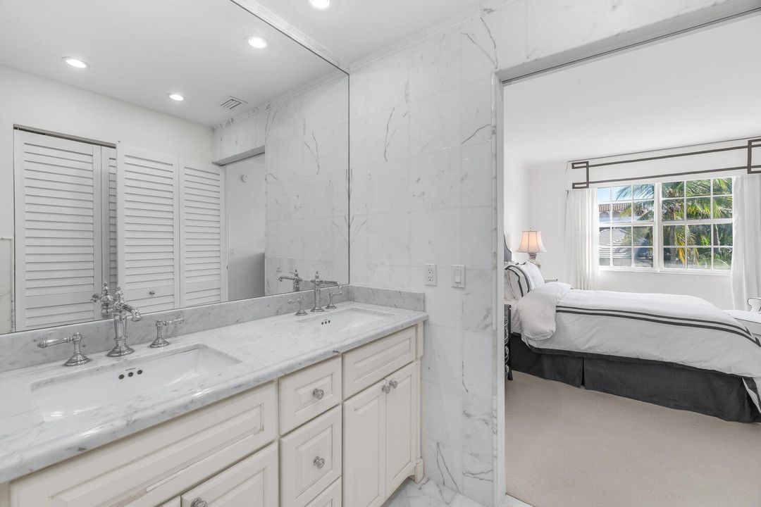 出租: $20,000 (2 贝兹, 2 浴室, 1428 平方英尺)