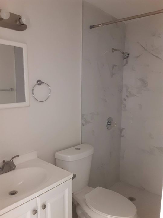 For Rent: $2,200 (2 beds, 1 baths, 1213 Square Feet)