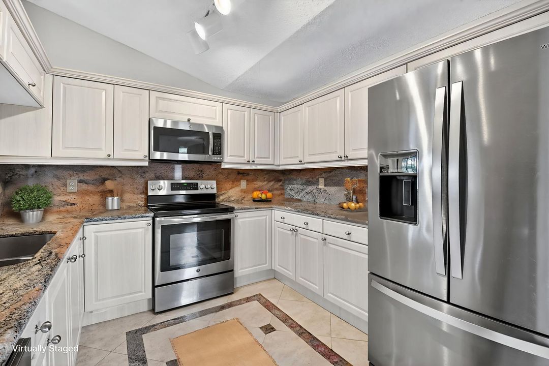 For Sale: $260,000 (3 beds, 2 baths, 1676 Square Feet)