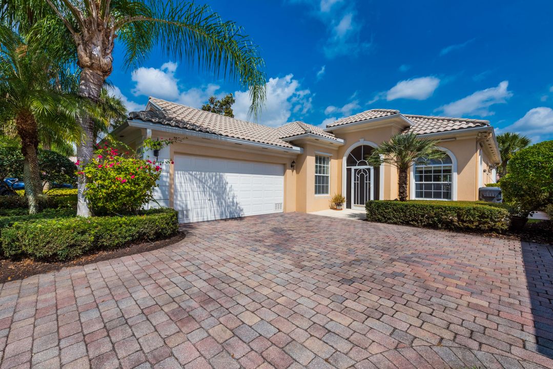 En Renta: $6,800 (3 camas, 3 baños, 2001 Pies cuadrados)