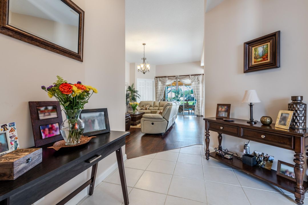 En Renta: $6,800 (3 camas, 3 baños, 2001 Pies cuadrados)