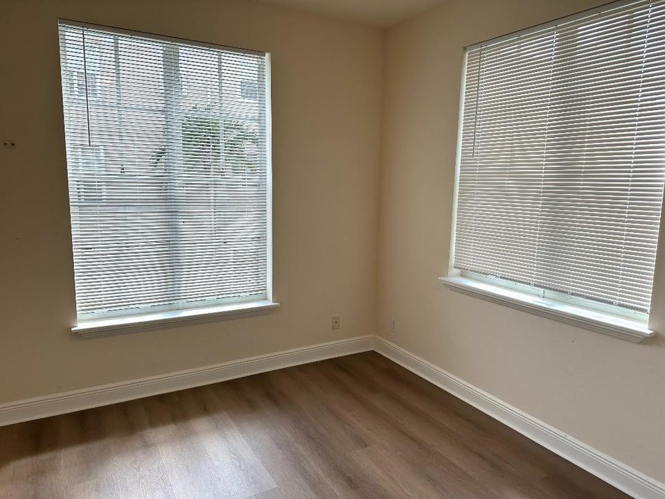 For Sale: $510,000 (3 beds, 3 baths, 1953 Square Feet)