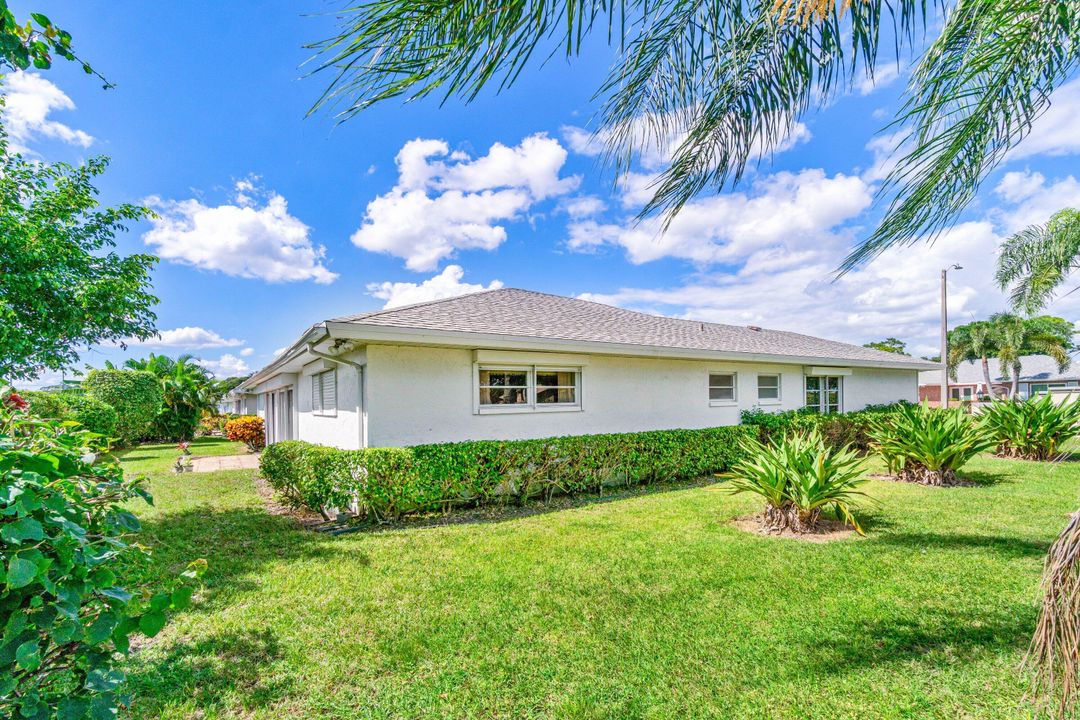 合同活跃: $3,200 (3 贝兹, 2 浴室, 2340 平方英尺)