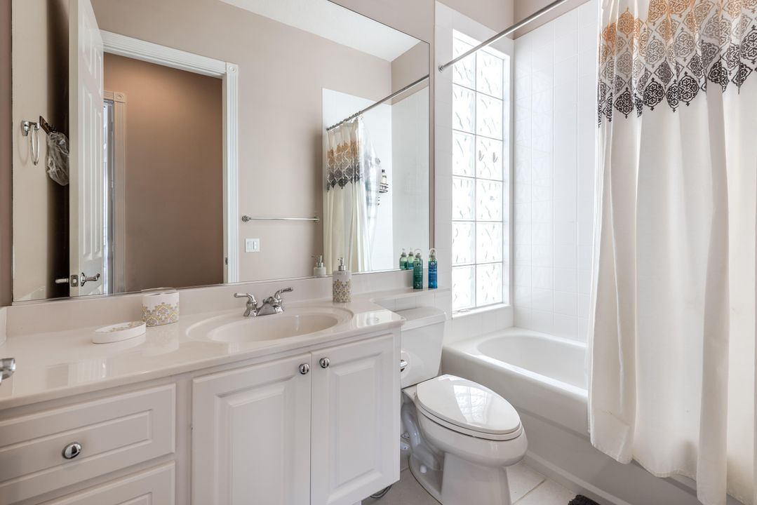 En Renta: $6,800 (3 camas, 3 baños, 2001 Pies cuadrados)