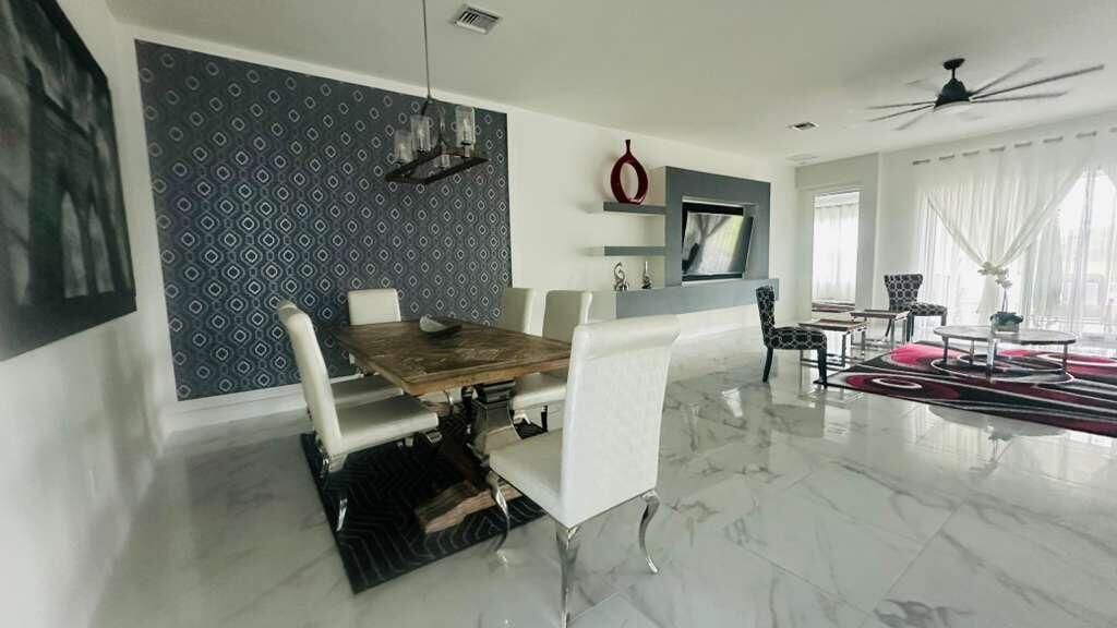 For Sale: $1,050,000 (3 beds, 3 baths, 3066 Square Feet)